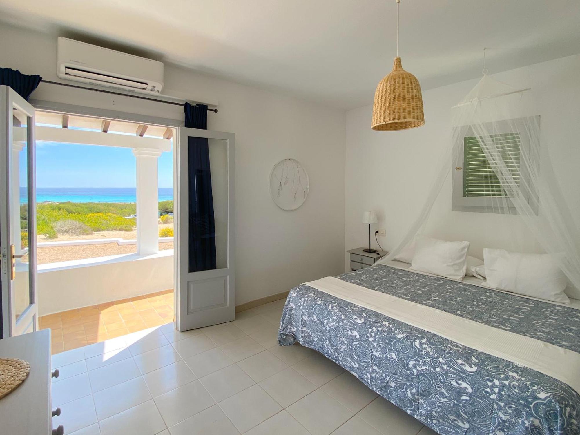 Voga Mari - Astbury Formentera Apartment Плая Мигхорн Екстериор снимка