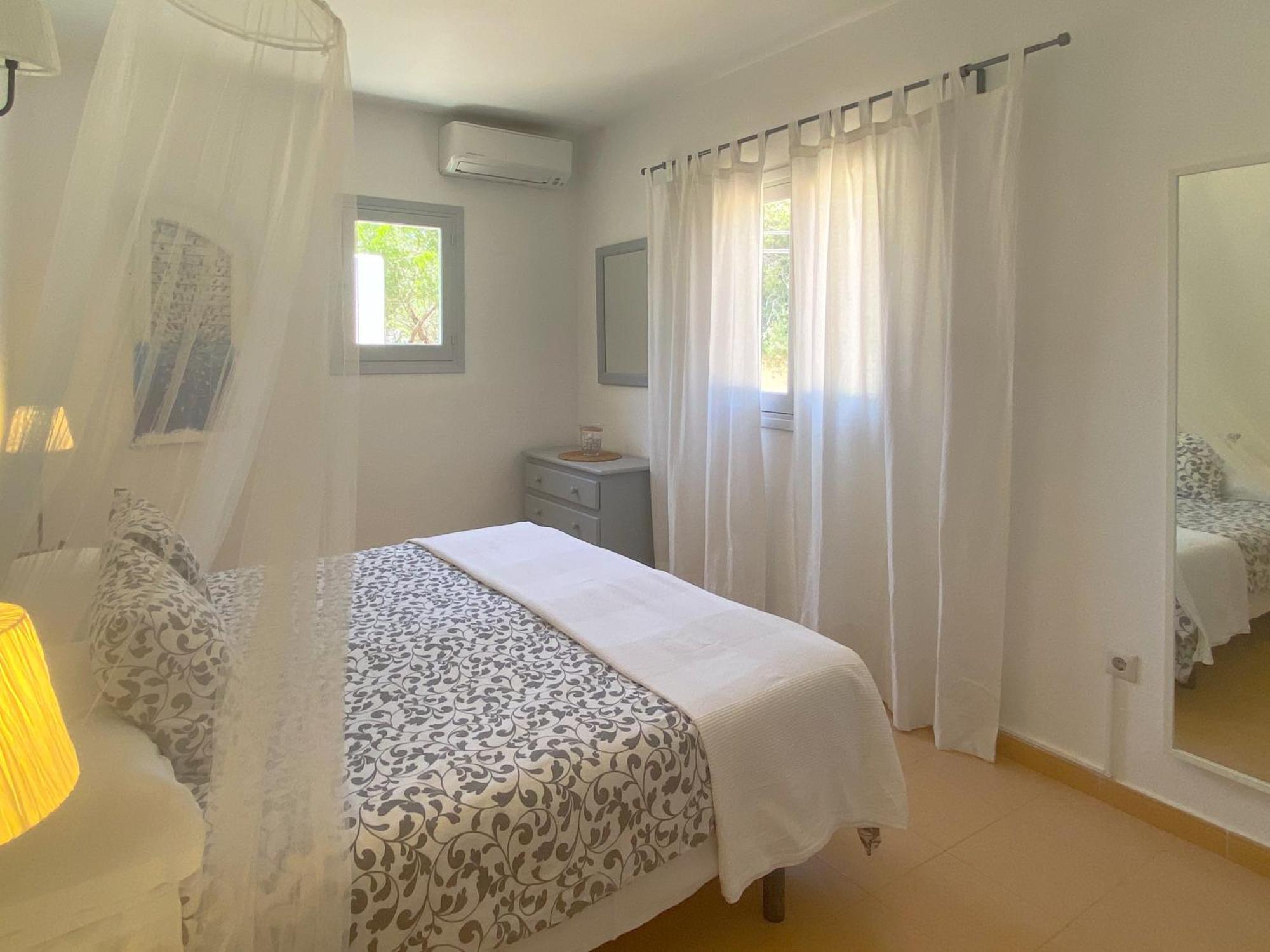 Voga Mari - Astbury Formentera Apartment Плая Мигхорн Екстериор снимка